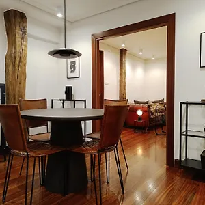 Cornerstone, En Casco Viejo Apartamento